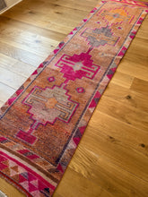 Load image into Gallery viewer, Vintage Turkish Herki Runner
