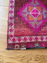 Load image into Gallery viewer, Turkish Herki Runner
